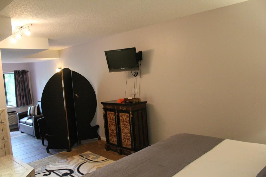 Brydan Suites ยูเรกาสปริงส์ ภายนอก รูปภาพ